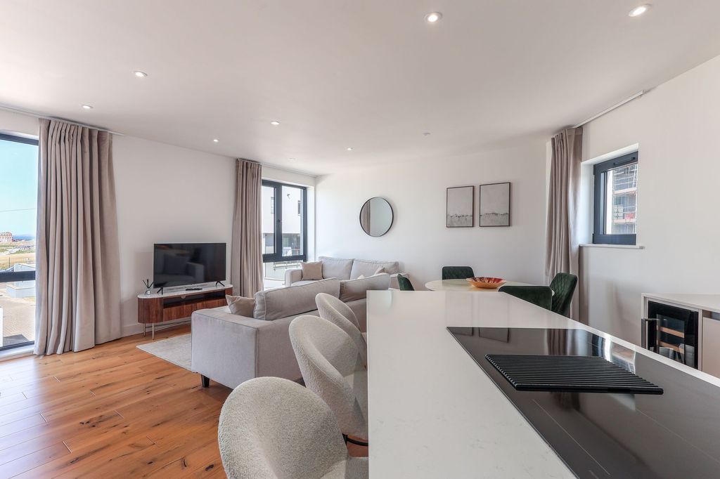 Property photo 2 of 15 Open Plan Lounge/Diner/Kitchen