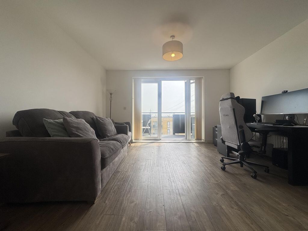 Property photo 2 of 35