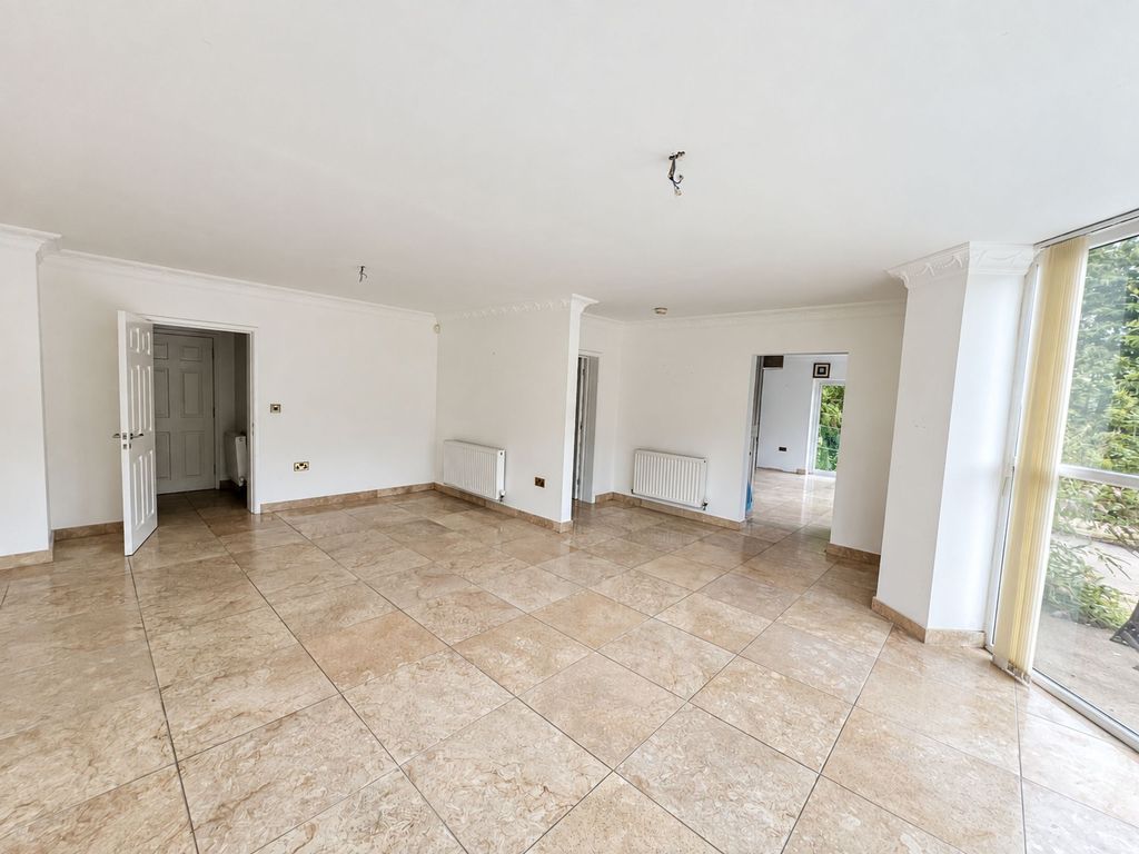 Property photo 3 of 31 Lower Ground Lounge