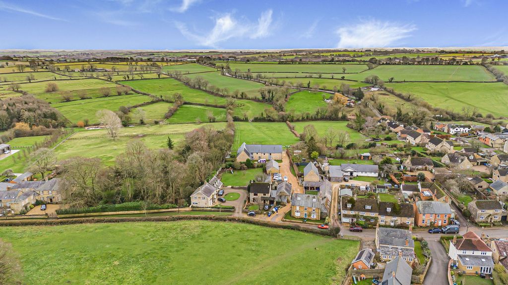 Property photo 2 of 24