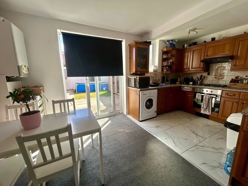 Property photo 3 of 14 Picture No. 09