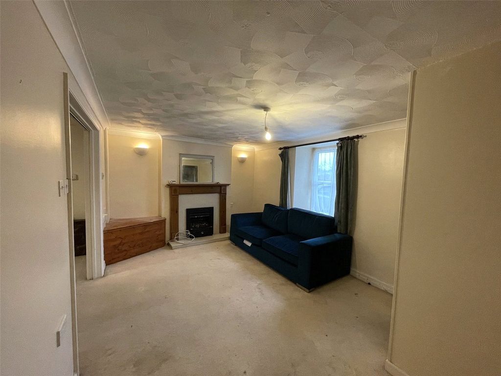 Property photo 2 of 15 Picture No. 35