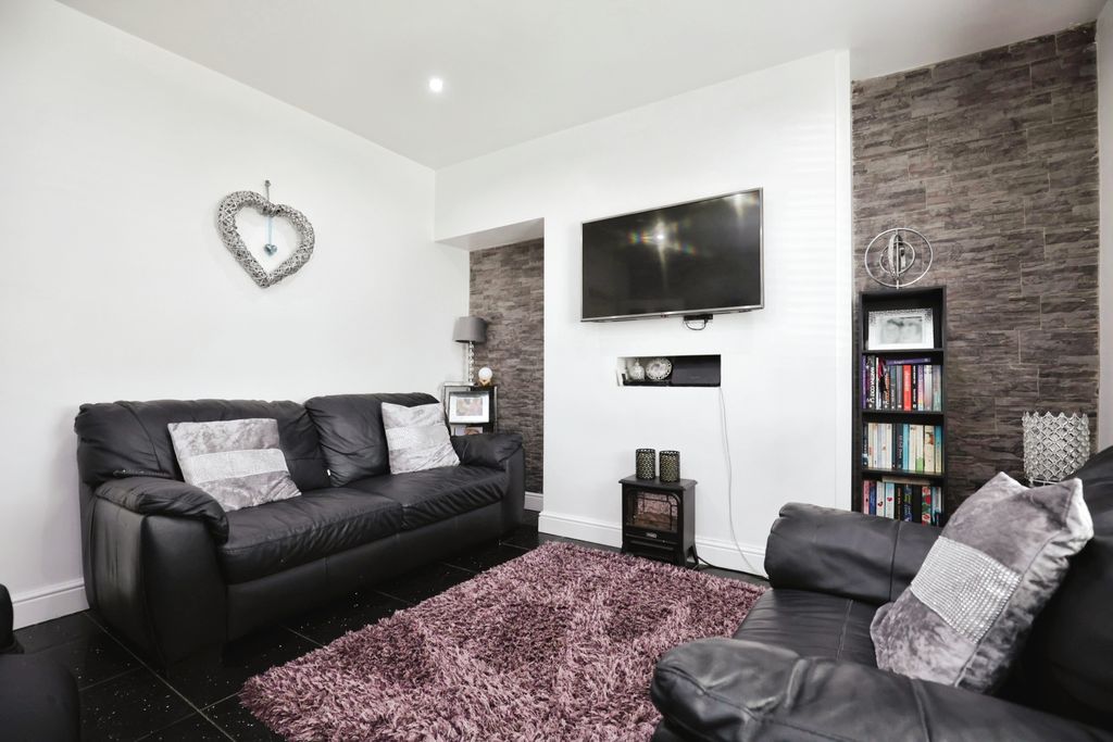 Property photo 2 of 12 Photography