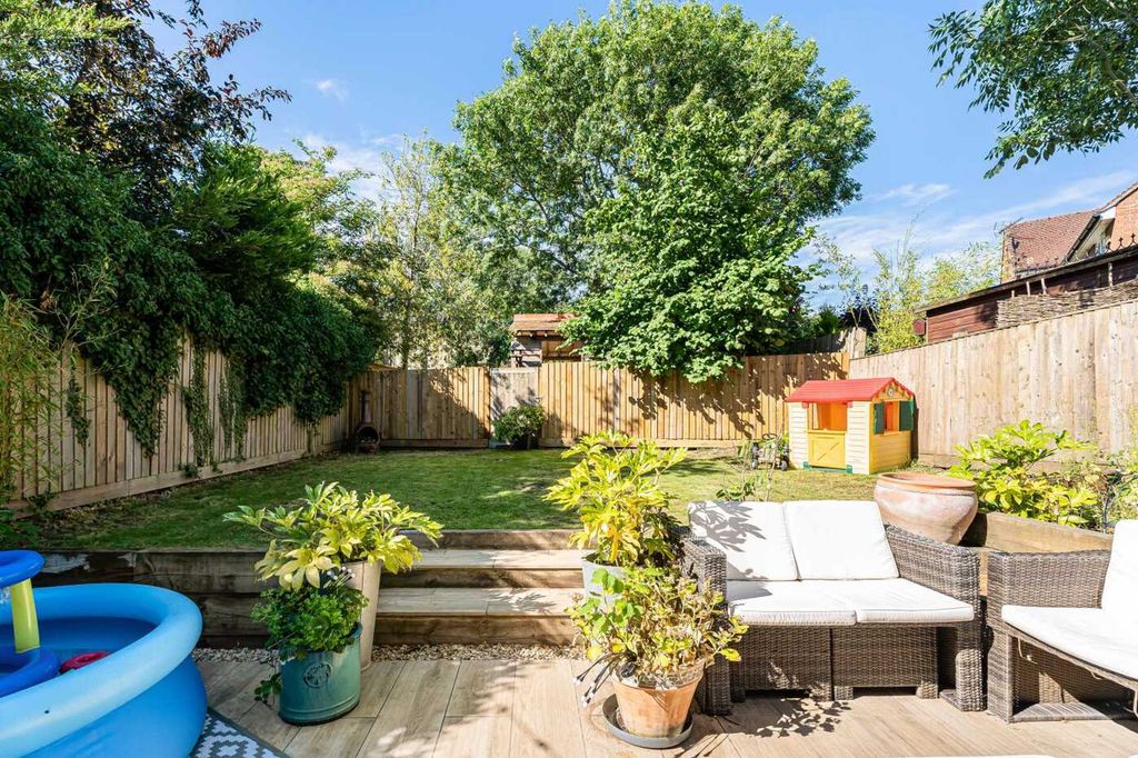 Property photo 2 of 24