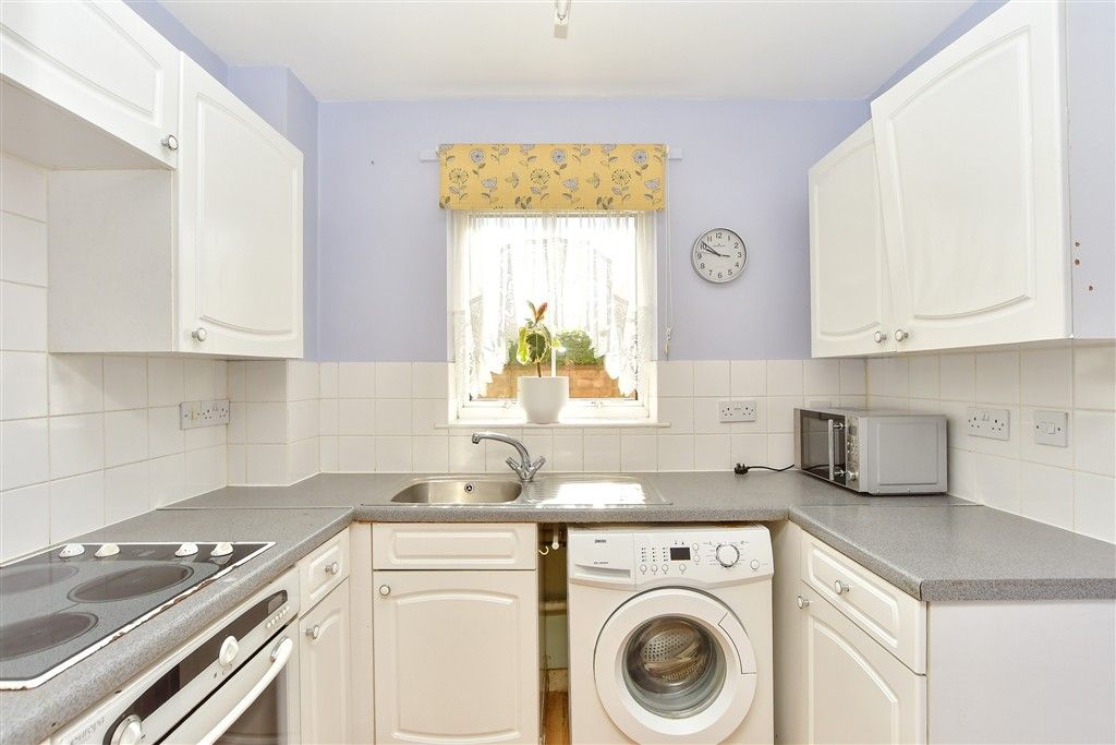 Property photo 3 of 12 Kitchen