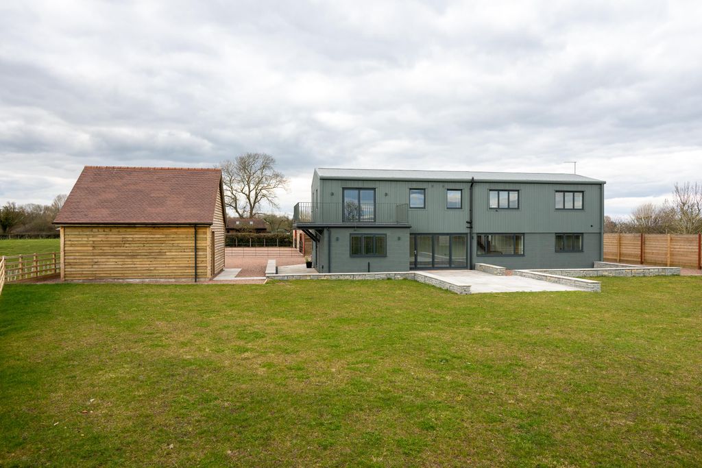 Property photo 1 of 18 Image