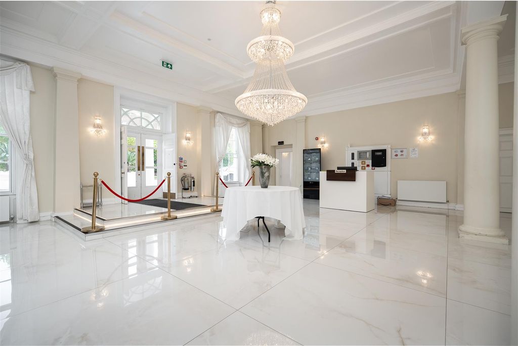 Property photo 3 of 19 Reception