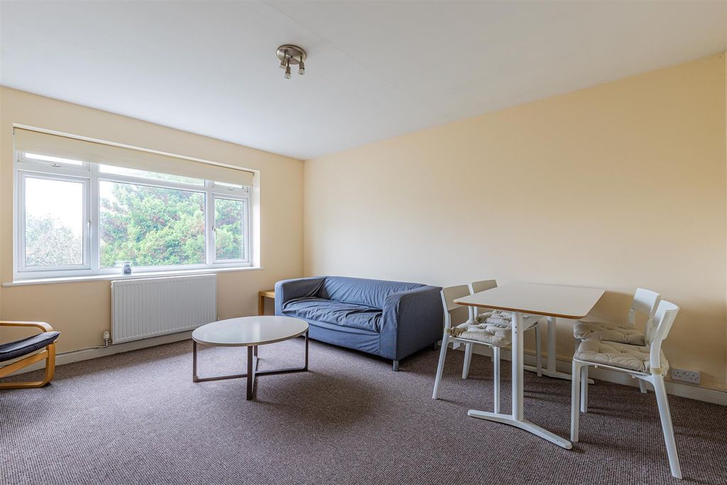 Property photo 2 of 13 Dorchester Court 3-4.Jpg