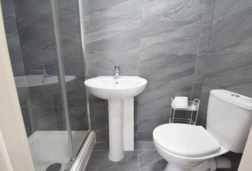 Property photo 3 of 3