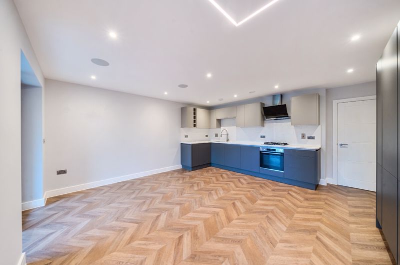 Property photo 3 of 16 Photo 10