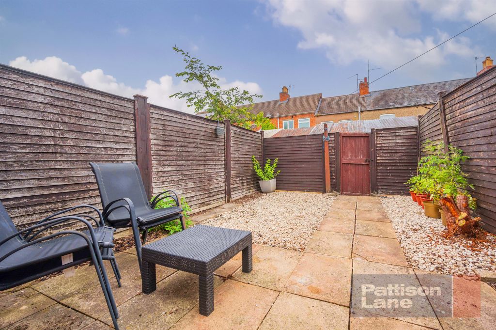 Property photo 2 of 7 Garden