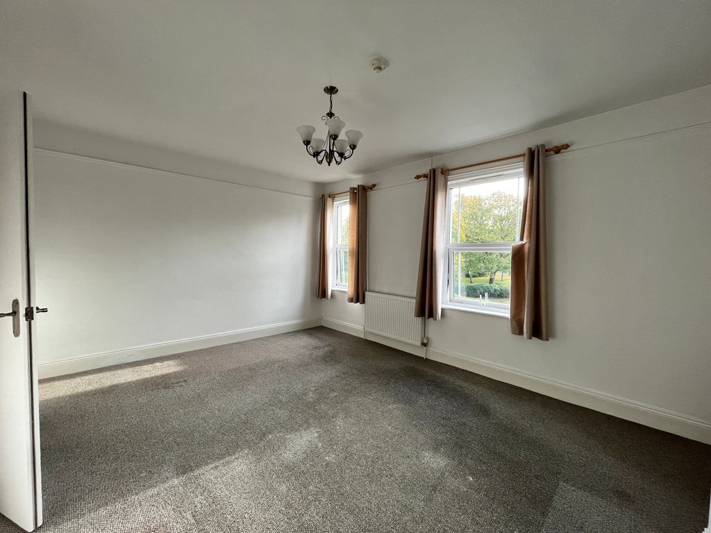 Property photo 3 of 13 Image