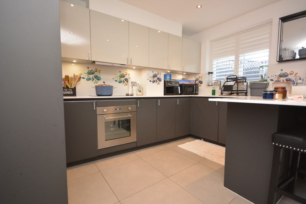 Property photo 2 of 13 Kitchen