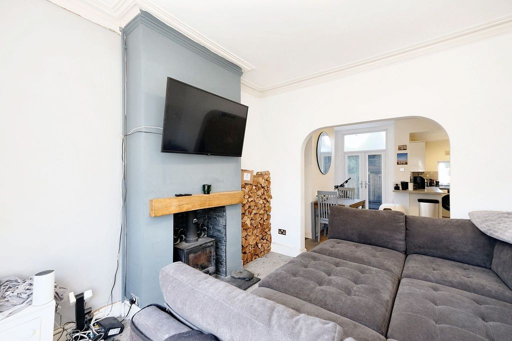 Property photo 2 of 14