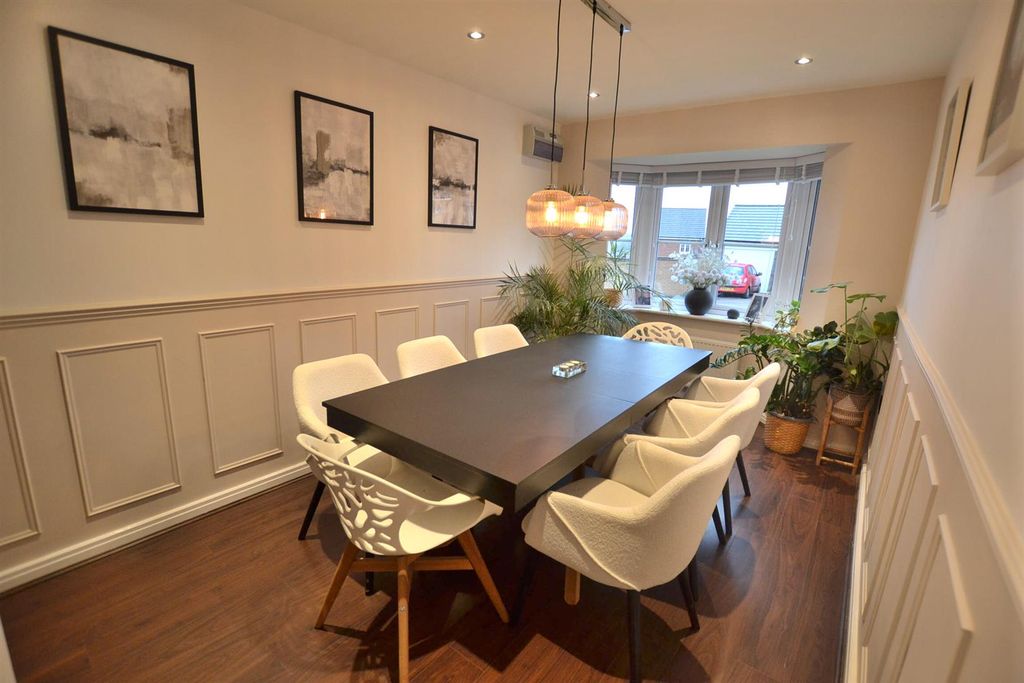 Property photo 2 of 23 Dining Room