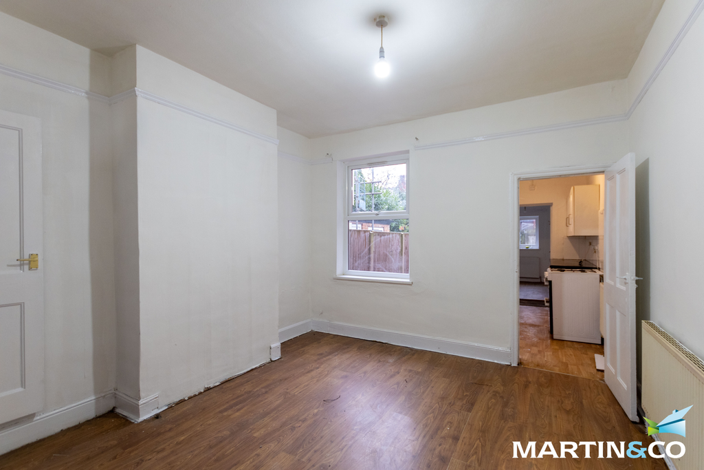 Property photo 3 of 10 Picture2