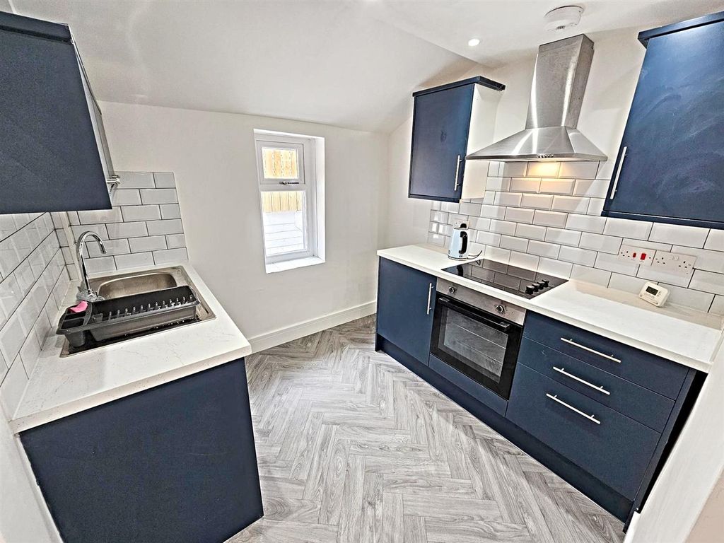 Property photo 2 of 15 Kitchen