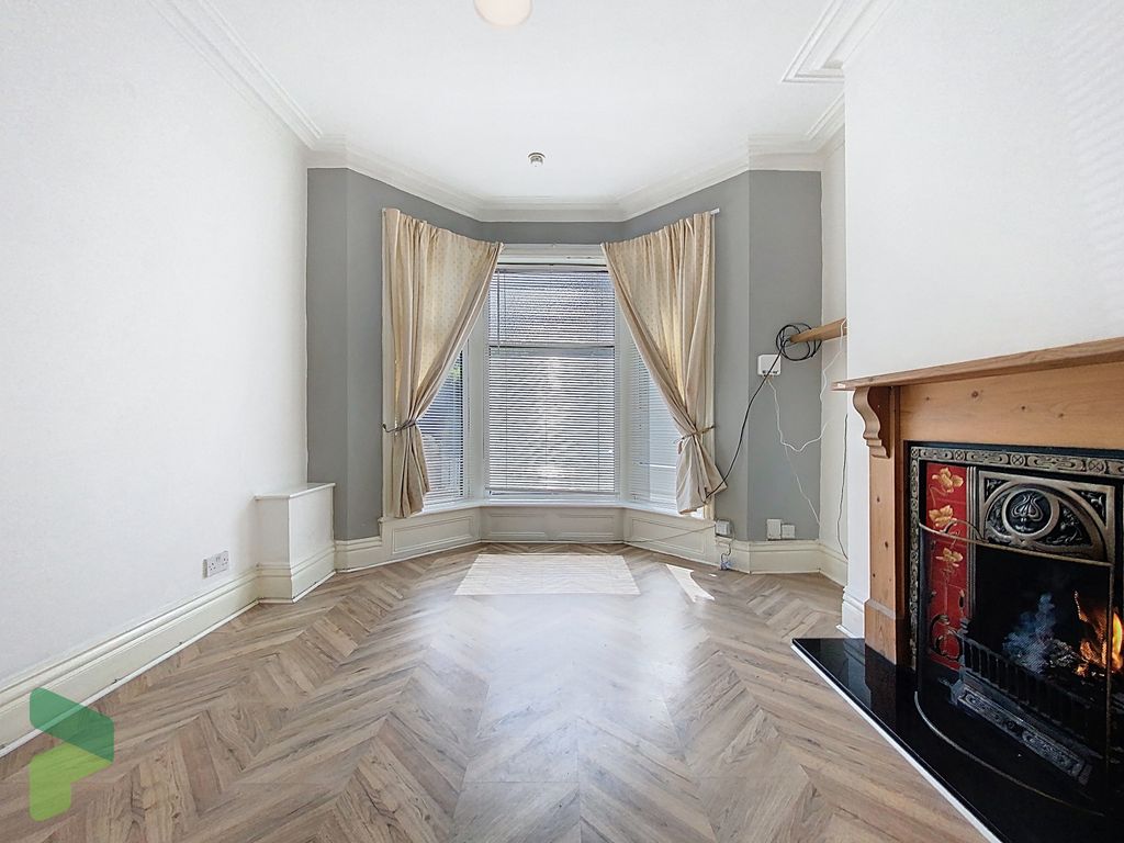 Property photo 1 of 35 Sitting Room
