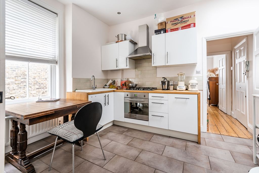 Property photo 3 of 6 Kitchen