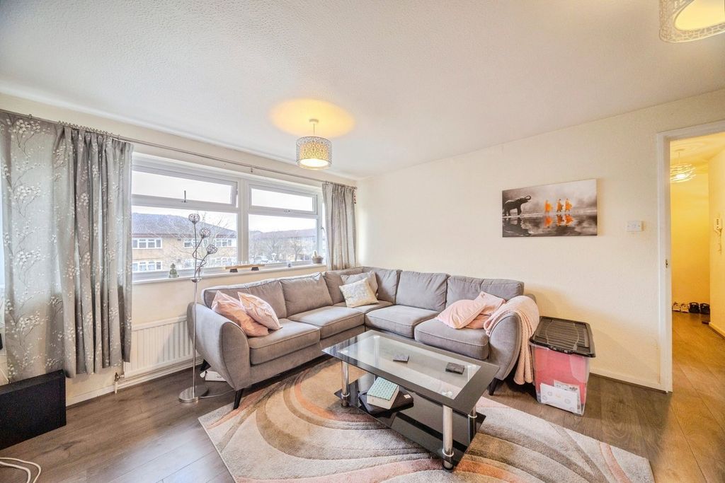 Property photo 3 of 12