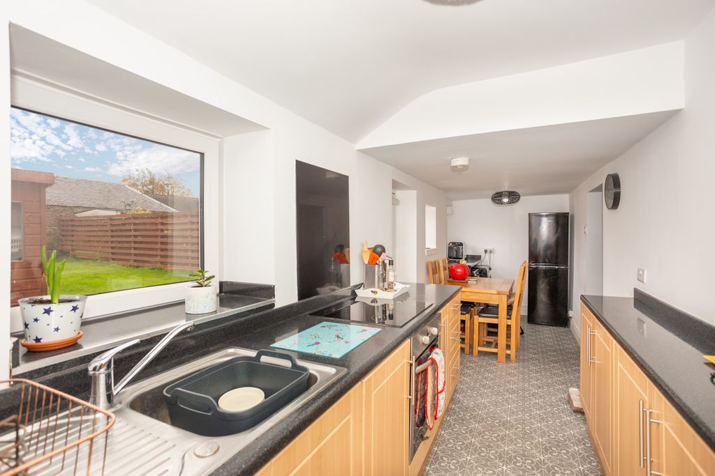 Property photo 3 of 28 Kitchen