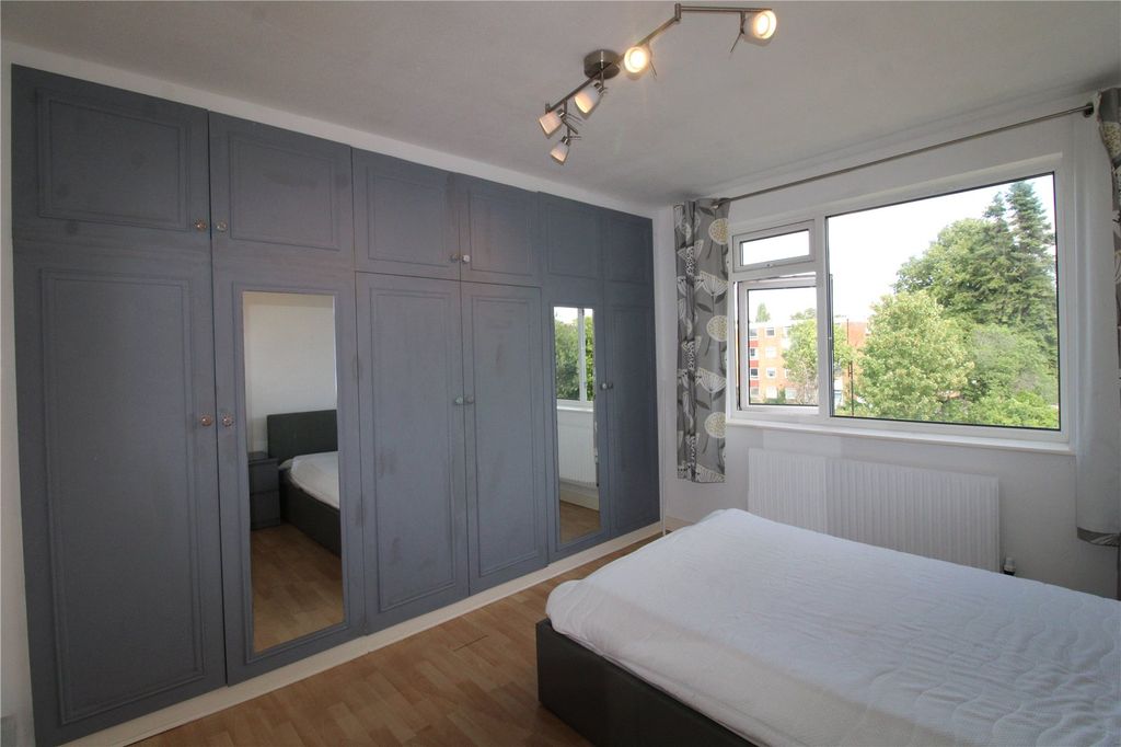 Property photo 3 of 5 Picture No. 06
