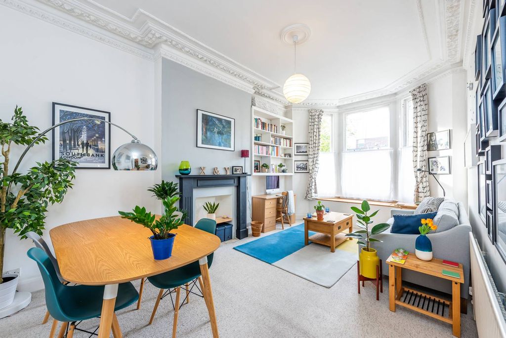 Property photo 2 of 11