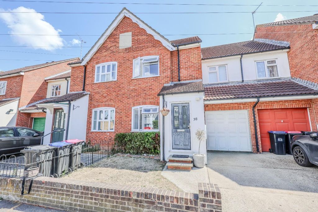 Property photo 1 of 28