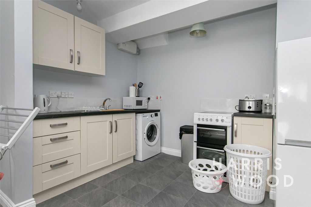 Property photo 3 of 10 3827964