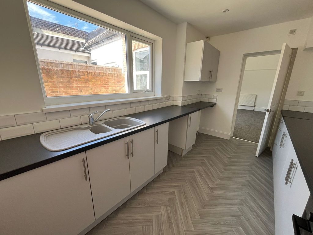 Property photo 3 of 10 33c9A88A-Dbf2-4dc1-A96d-Fd638F5Bd3d7