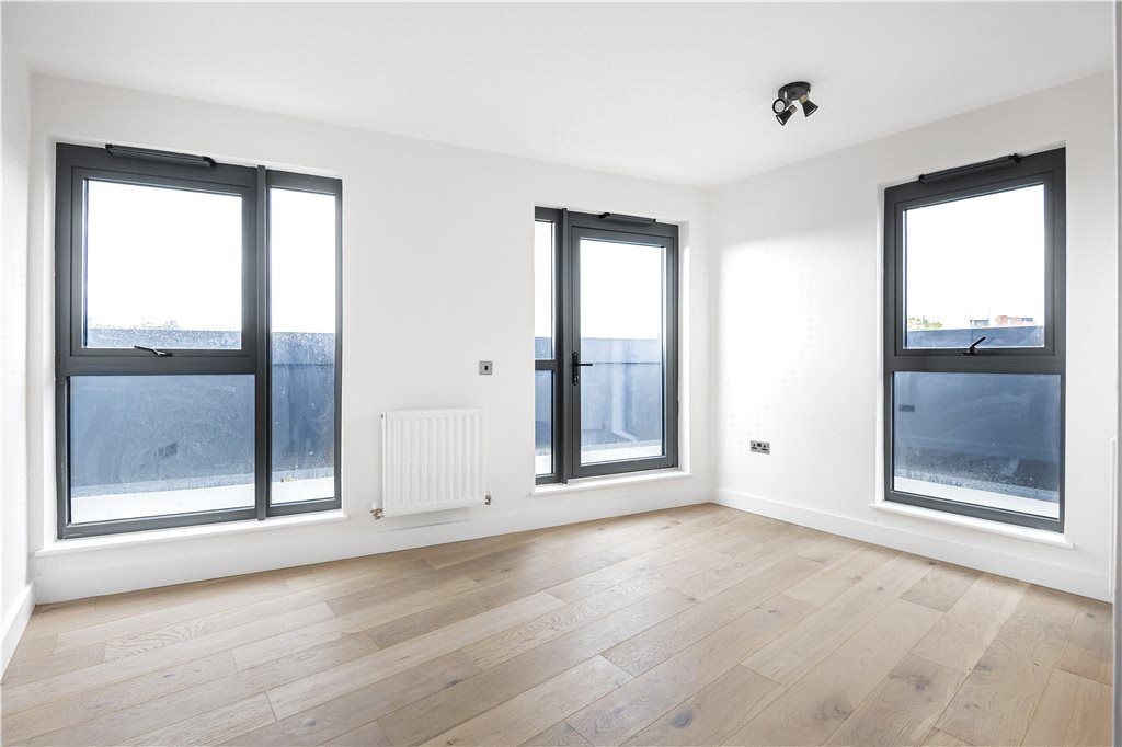 Property photo 1 of 20 Recpetion Room