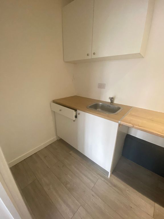 Property photo 3 of 6 Img_140_4_Original (1)