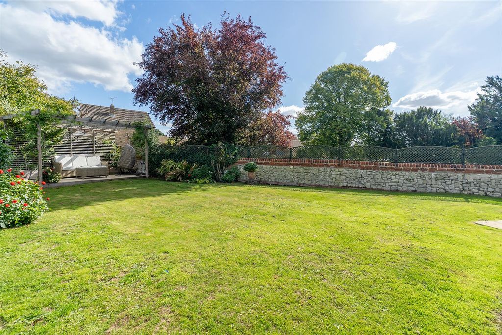 Property photo 2 of 48 8 Isleham Rd, Fordham-08140.Jpg