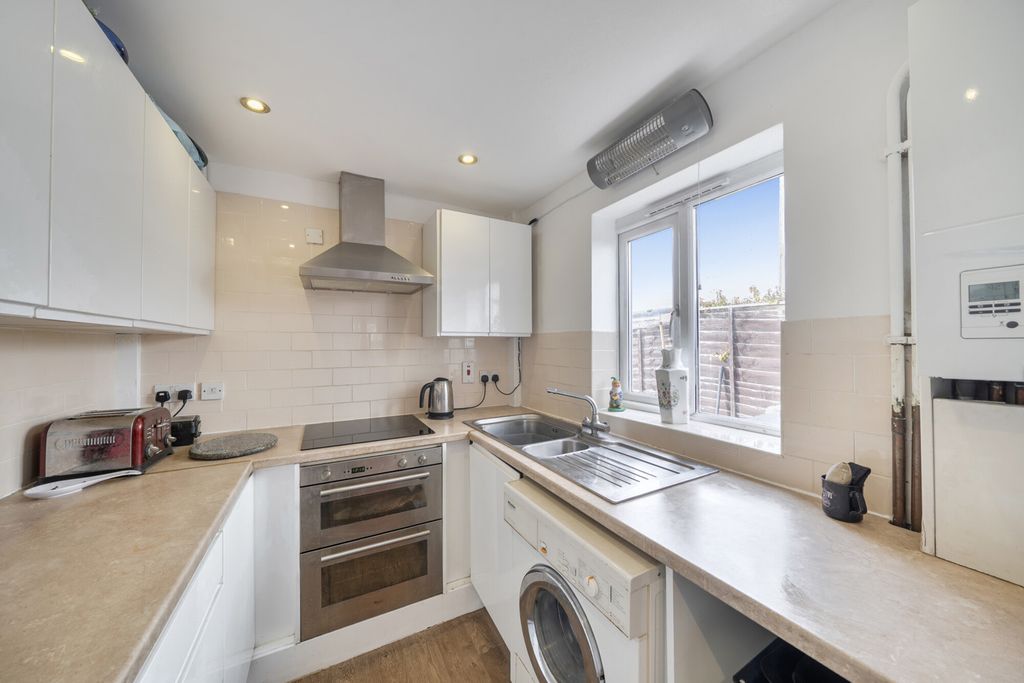 Property photo 2 of 24 1415293-14-699460...