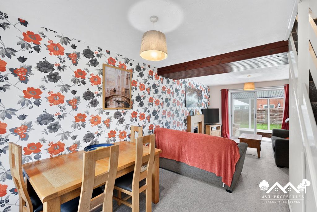 Property photo 2 of 35