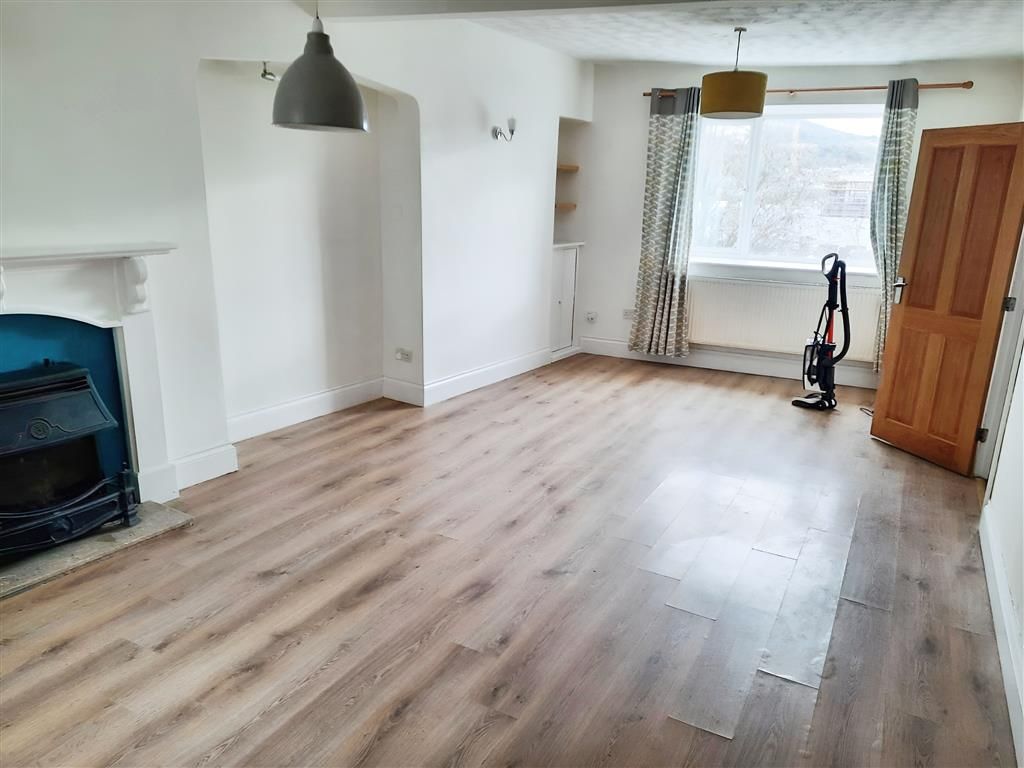 Property photo 3 of 16 Terrace