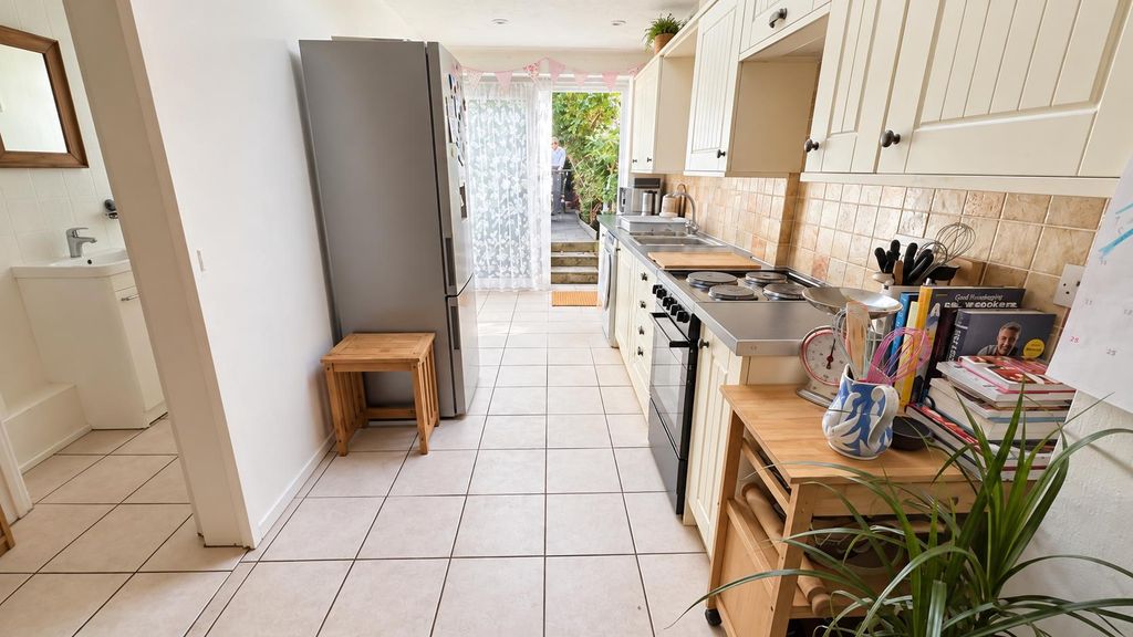Property photo 3 of 15 Kitchen