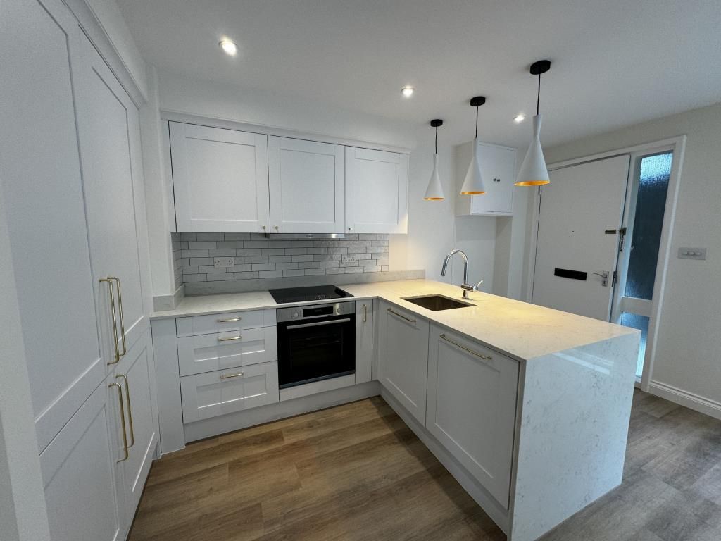 Property photo 1 of 9 Kitchen