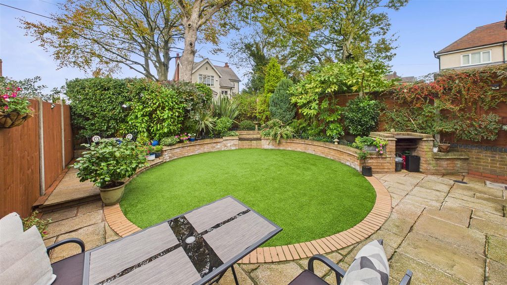 Property photo 3 of 24 Garden 3.Jpg