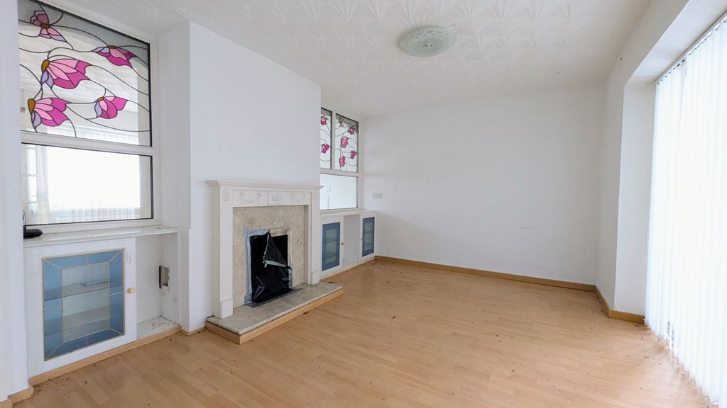 Property photo 2 of 11 Pxl_20260205_102252393~2