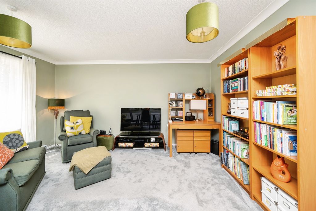 Property photo 2 of 12