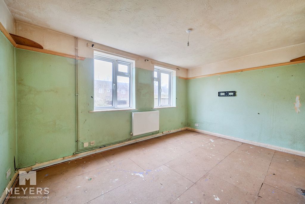 Property photo 2 of 20