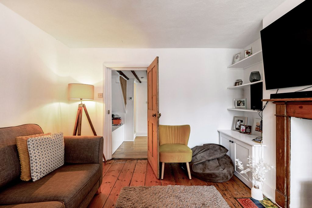 Property photo 3 of 12