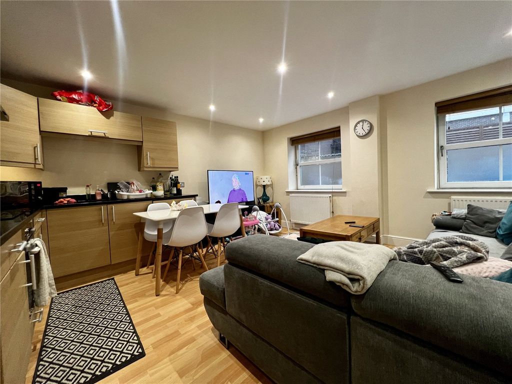 Property photo 2 of 7 Picture No. 27