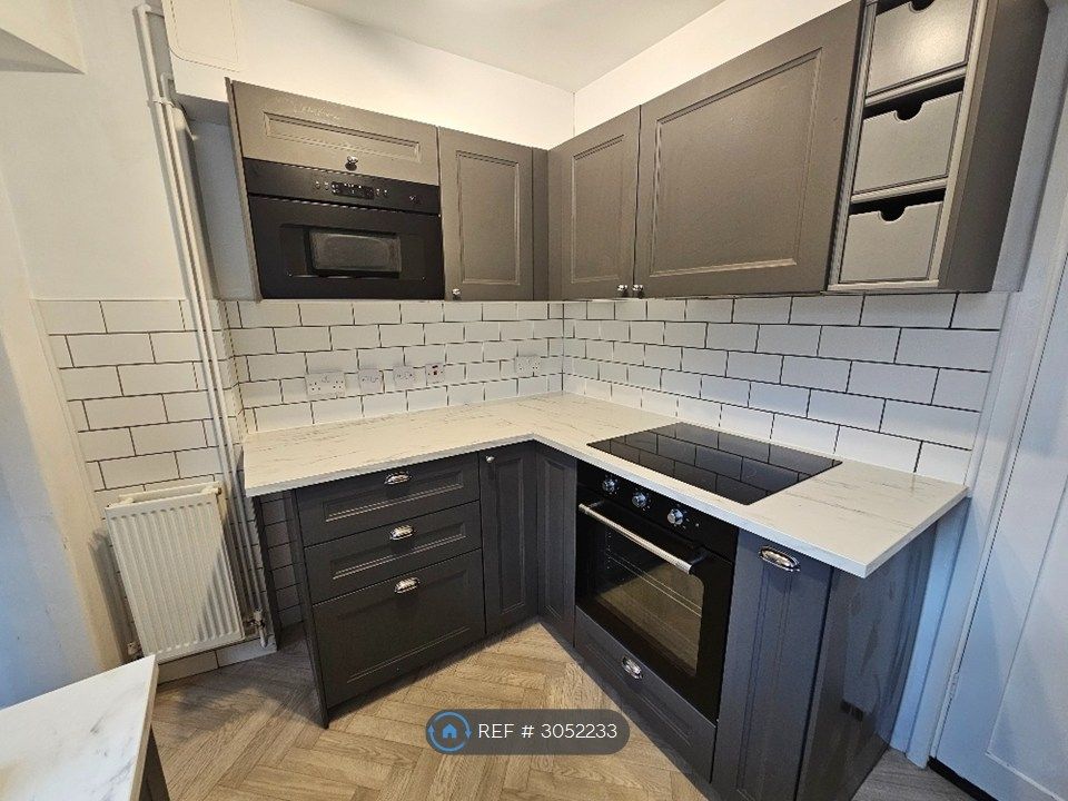 Property photo 3 of 22 Kitchen 1