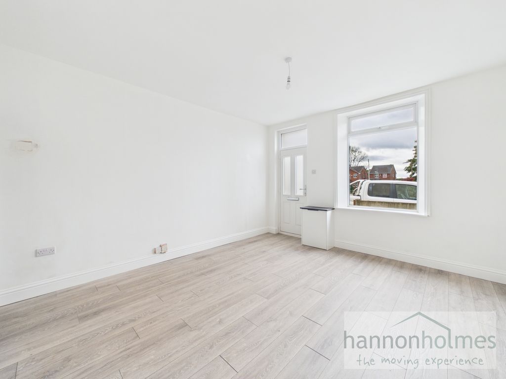 Property photo 3 of 24 Cam05283G0-Pr0248-Still020