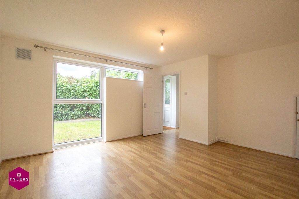 Property photo 3 of 15 Living Room