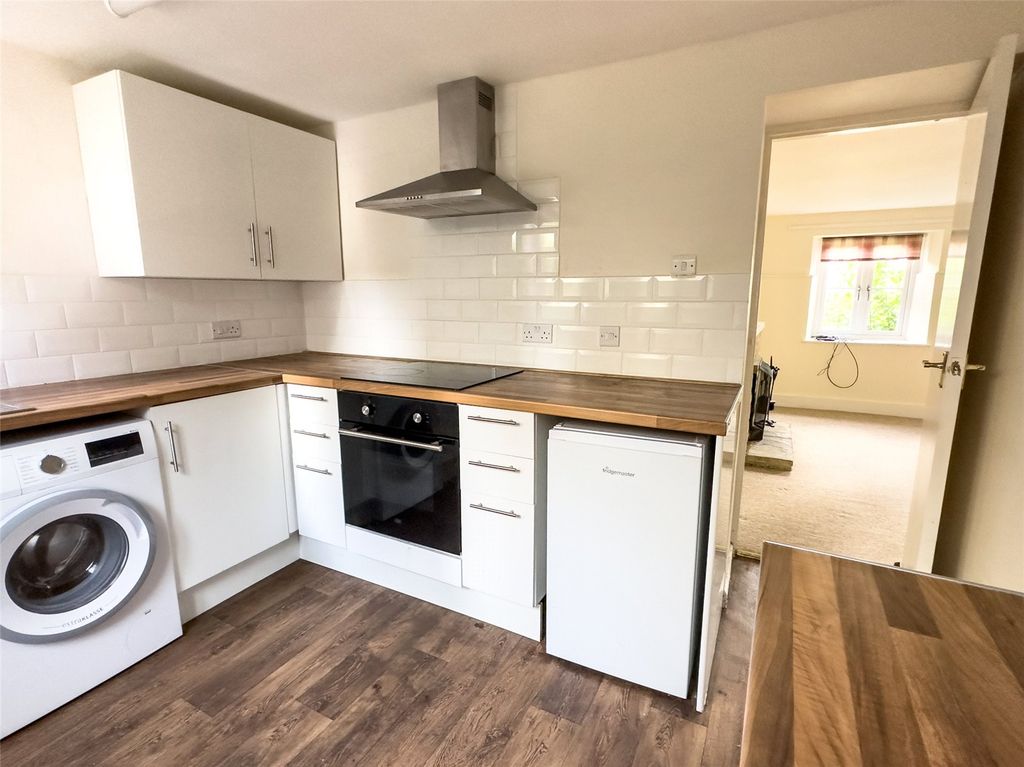 Property photo 2 of 16 Kitchen