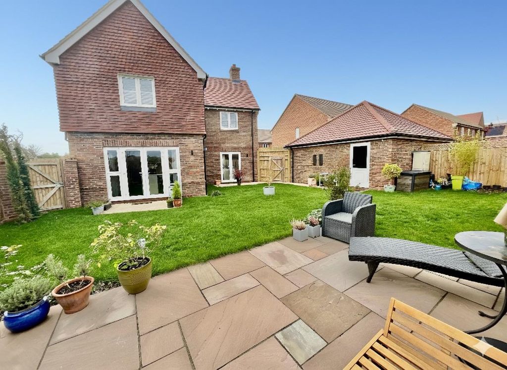 Property photo 3 of 22 Gemini_Generated_Image_Dhido0Dhido0Dhid.Jpg