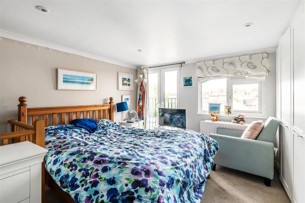 Property photo 2 of 23 11-Rectory-Lane-2.Jpg